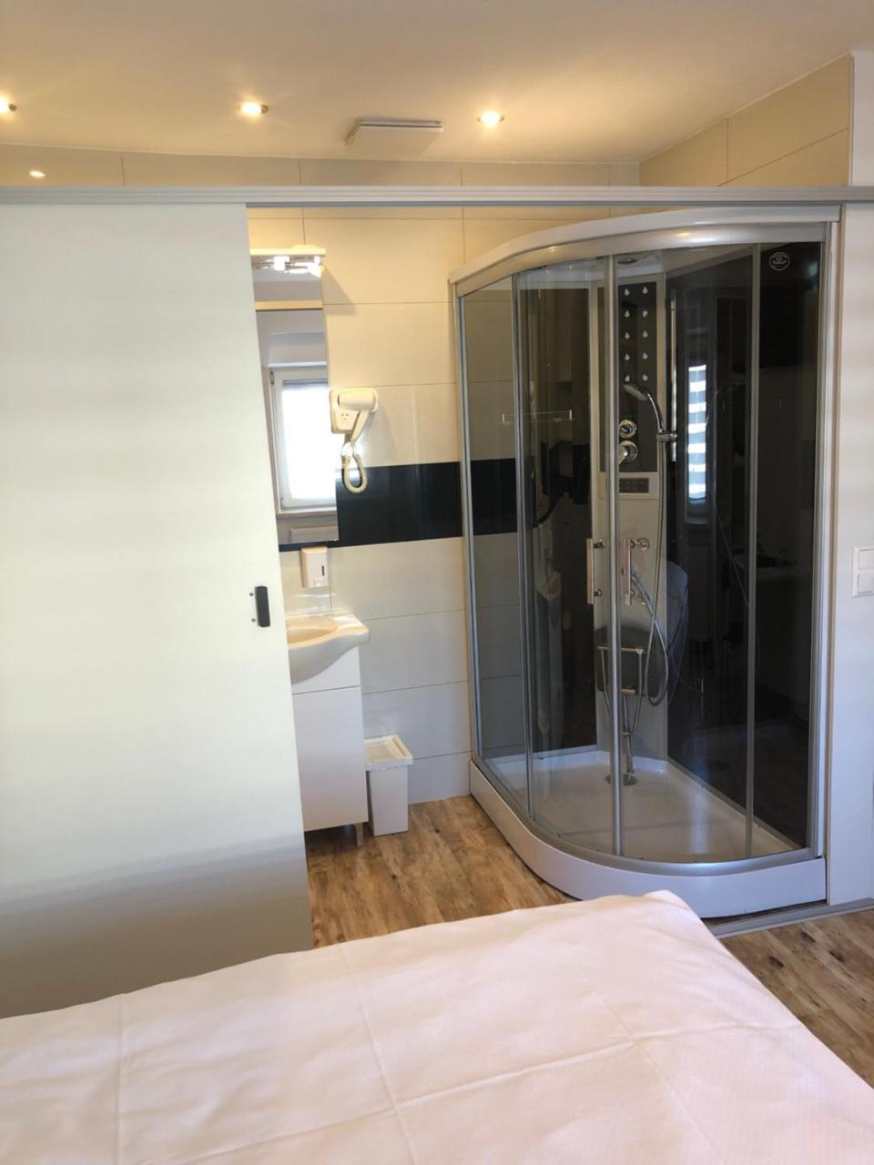 Center Rooms Villach Zewnętrze zdjęcie